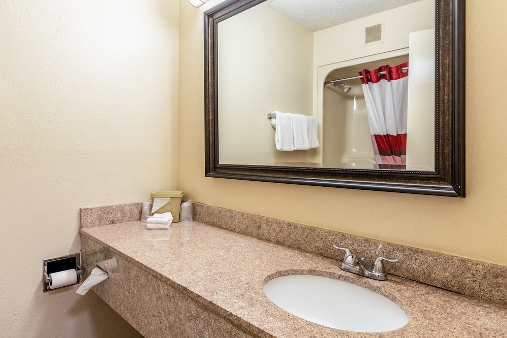 Red Roof Inn Hardeeville - photo 24