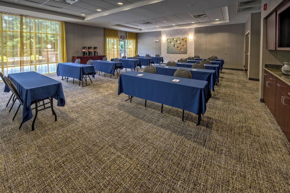 Springhill Suites by Marriott New Bern - photo 25