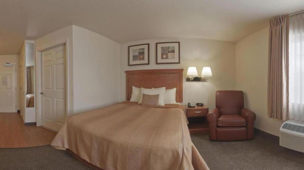 Candlewood Suites Williamsport by IHG - photo 9