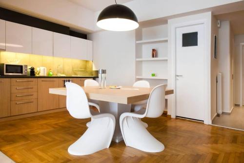 TONI'S Aquaman 4BD Apartment in Athens — 4-Star Luxury Hotel in Athens, Greece