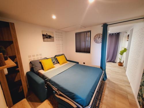Joli Studio 25m2 Avec Cuisine - carbon neutral hotel in Unknown City