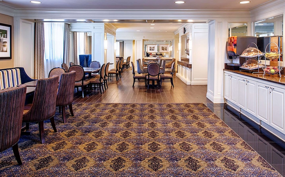 Hampton Inn & Suites Birmingham Downtown Tutwiler - photo 36