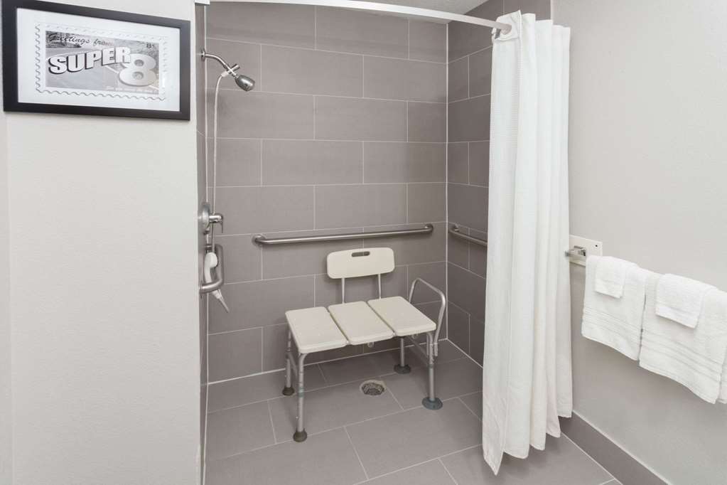 Super 8 by Wyndham Rochester - photo 11