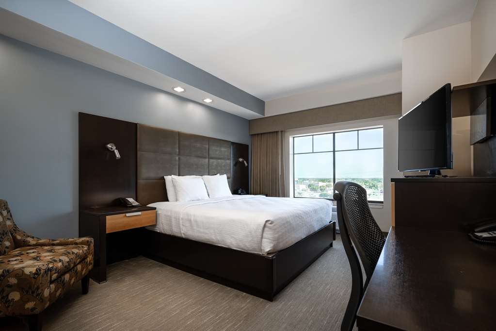 Best Western Premier Bryan College Station - photo 10