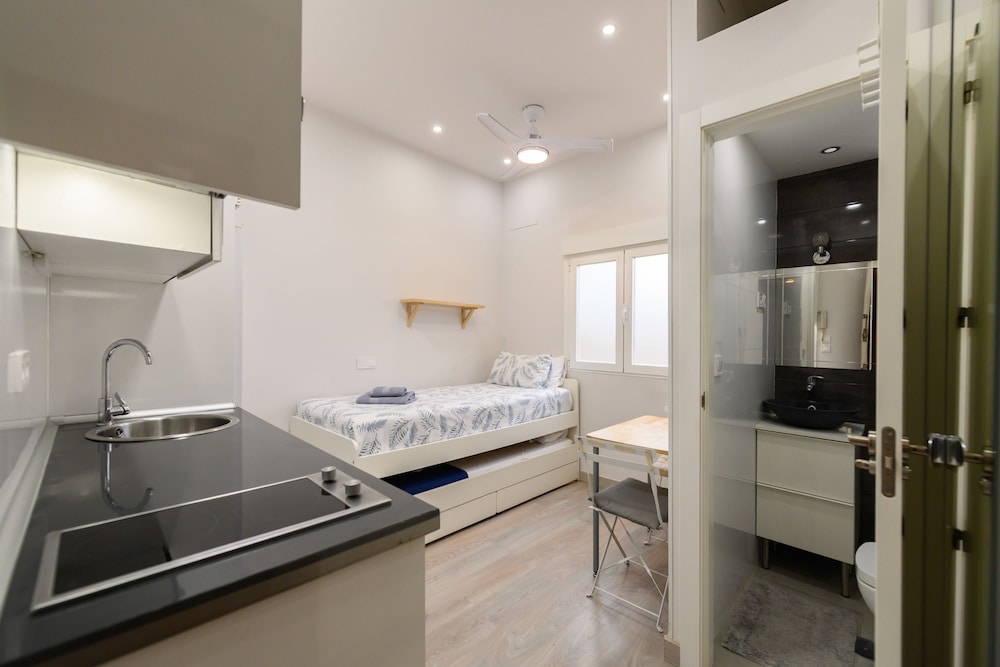 M Cco932 Estudio en el Coraz n del Barrio de Sa hotel Castellana Madrid