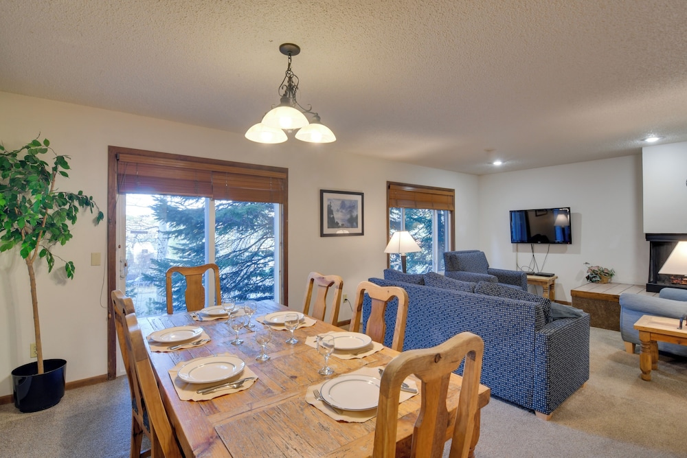 Hot Tub & Heated Pool Ski Retreat in Winter Park — 4-Star Luxury Hotel in Winter Park, United States