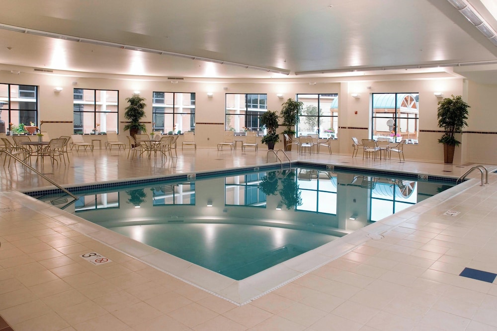 Courtyard by Marriott Canton - photo 17