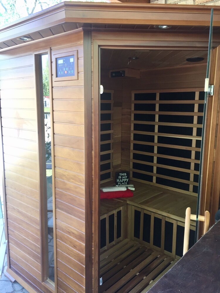 The Harsens Island Getaway Resort - photo 34