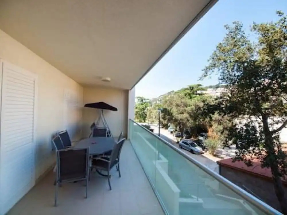 1 Bed Near Old Town Sleeps 2 w Wifi