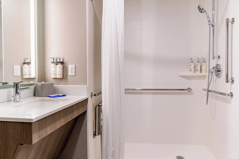 Holiday Inn Express Hotel & Suites Raleigh SW NC State by IHG - photo 55