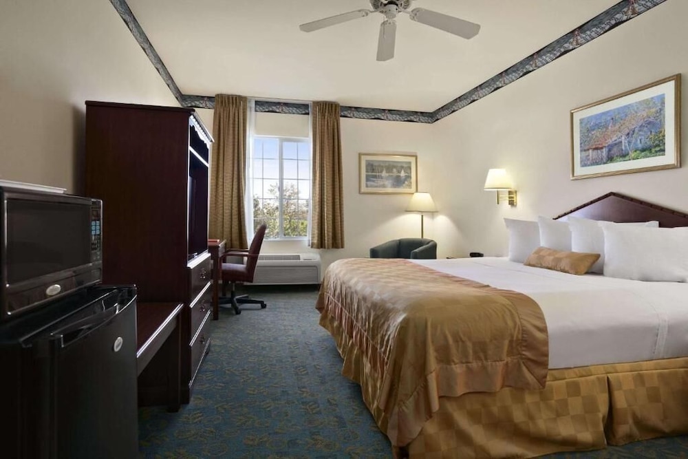 Ramada by Wyndham Williams - featured photo