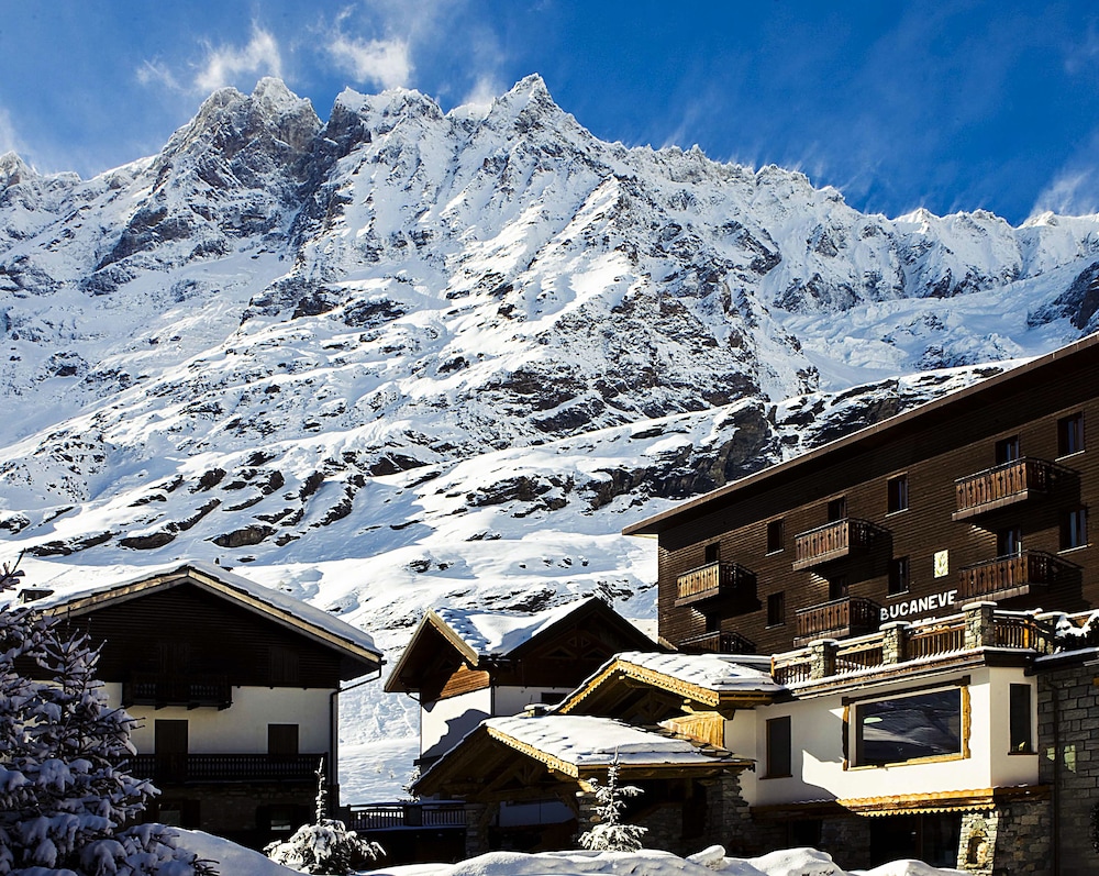 Bucaneve — 4-Star Luxury Hotel in Valtournenche, Italy