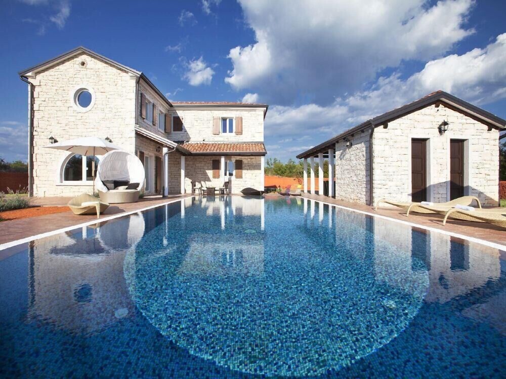 Istrian Villa Lux 103 — 4-Star Luxury Hotel in Svetvincenat, Croatia