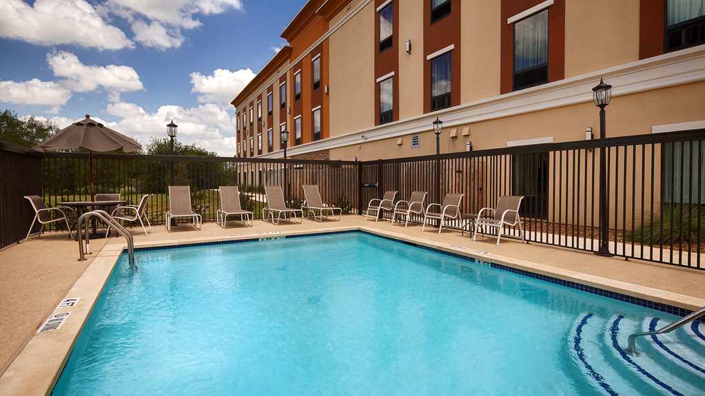 Best Western Plus Elmendorf Hotel San Antonio Hotel - photo 3