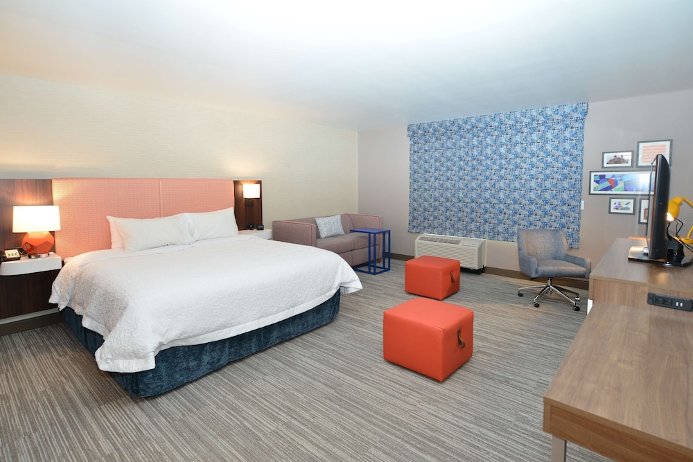 Hampton Inn & Suites Menomonie UW Stout - photo 15