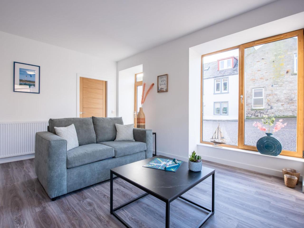 Apartment Harbour Nights Deluxe Number 12 by Interhome — 4-Star Luxury Hotel in Lossiemouth, United Kingdom