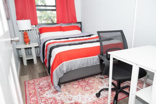 Ruby Room at Brighton Beach 2 Min Walk to Ocean & Subway Chic Stay