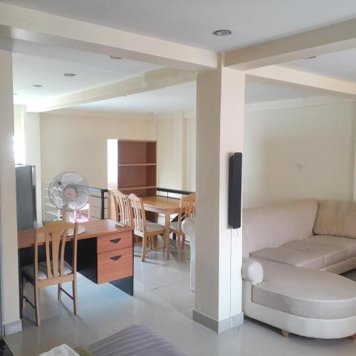 Jomtien Beach house — 4-Star Luxury Hotel in Pattaya, Thailand