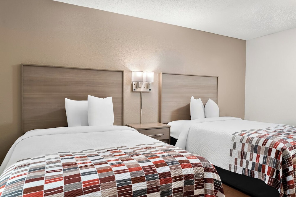 Red Roof Inn Auburn Hills - photo 12