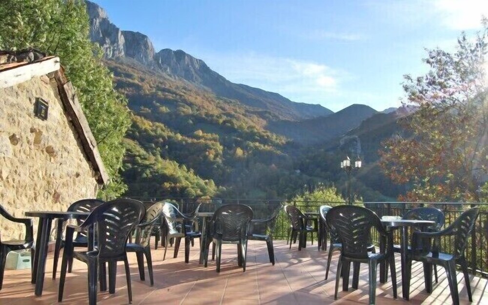 Hosteria Del Huerna in Pola De Lena, Spain