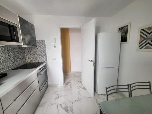 New big flat with balcony 50mts away from beach Parking Optional in Las Palmas De Gran Canaria, Spain