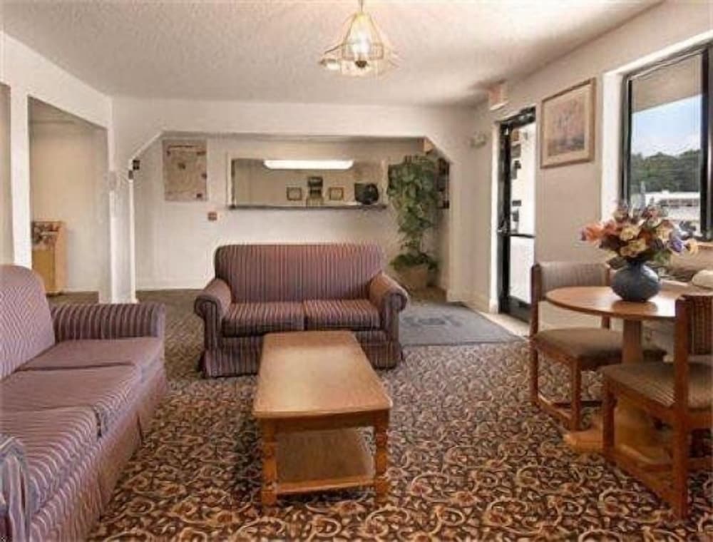 Americas Express Inn - photo 24