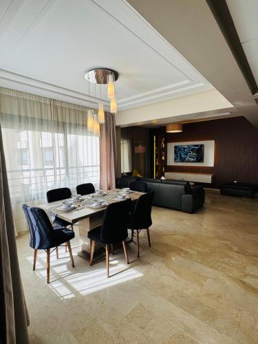 Urban square comfortable sunny and fully equipped — 4-Star Luxury Hotel in Casablanca, Morocco
