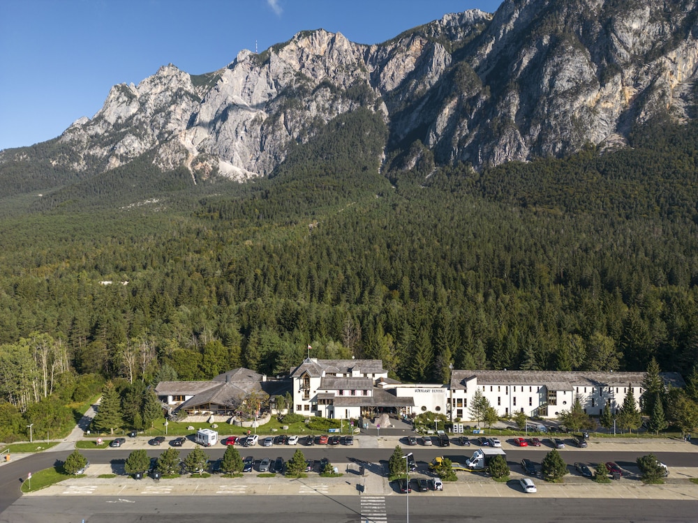 Hotel Restaurant Südrast Dreiländereck - carbon neutral hotel in Arnoldstein