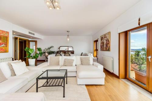 Condo Tagus River — 4-Star Luxury Hotel in Alges, Portugal