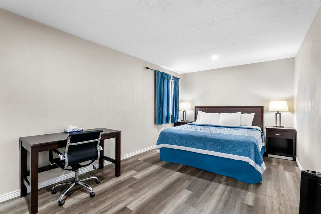 Econo Lodge Panguitch near Bryce Canyon - photo 29