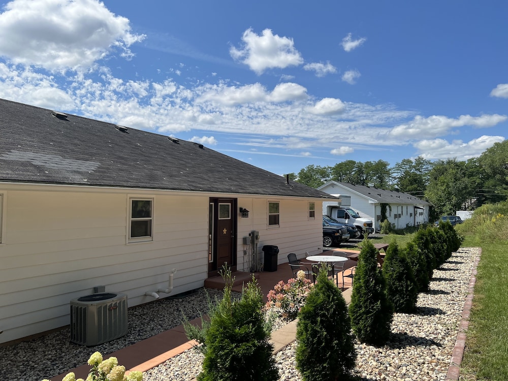 All Star Inn & Suites - photo 263