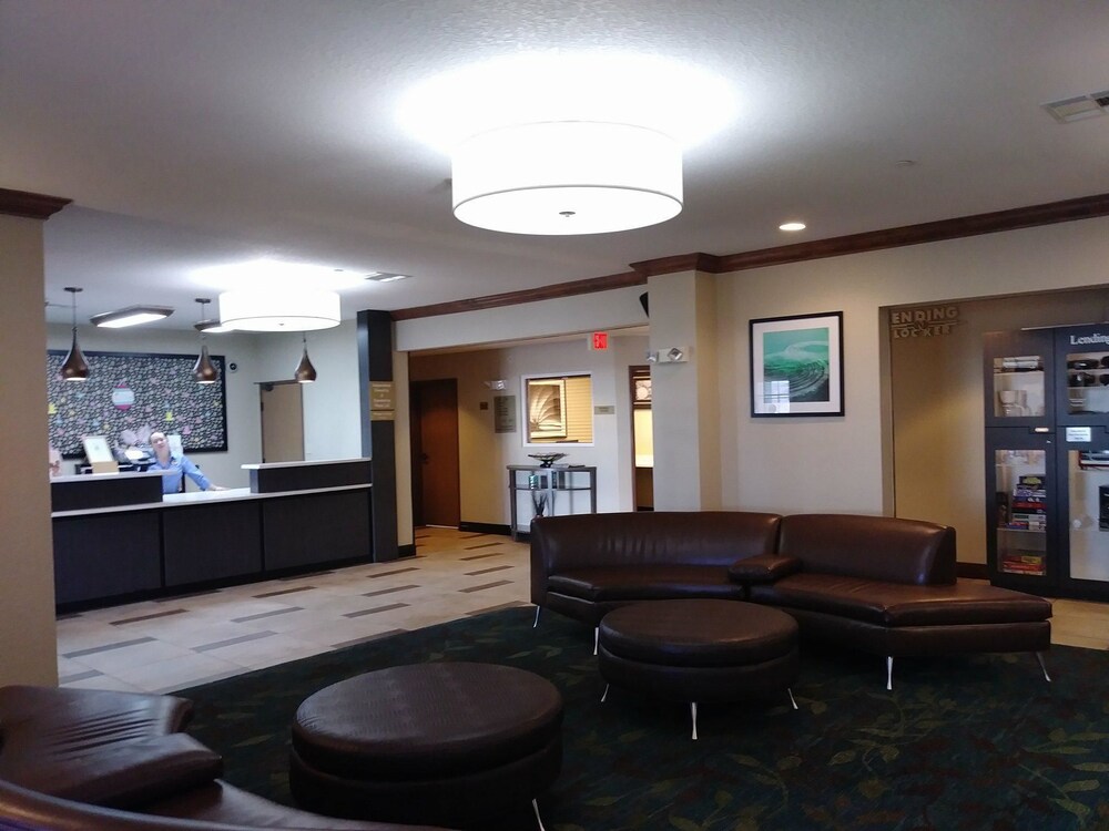 Candlewood Suites Tulsa an IHG Hotel - photo 2