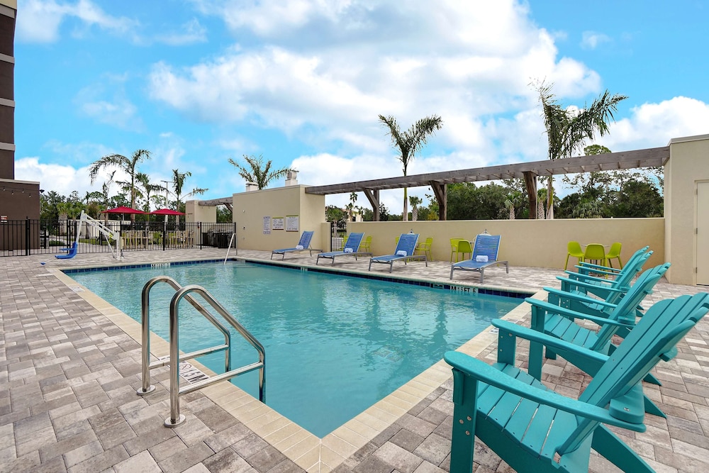 Home2 Suites by Hilton Lakewood Ranch - photo 26