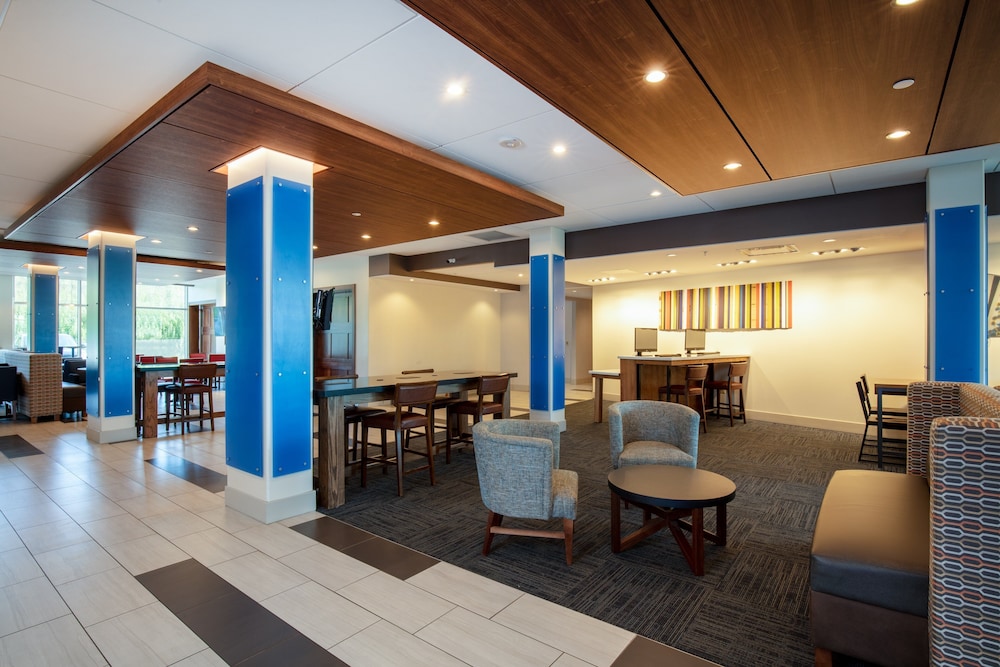 Holiday Inn Express & Suites Beloit by IHG - photo 25
