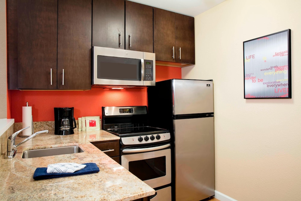 TownePlace Suites Orlando at FLAMINGO CROSSINGS Town Center Western Entrance - photo 7