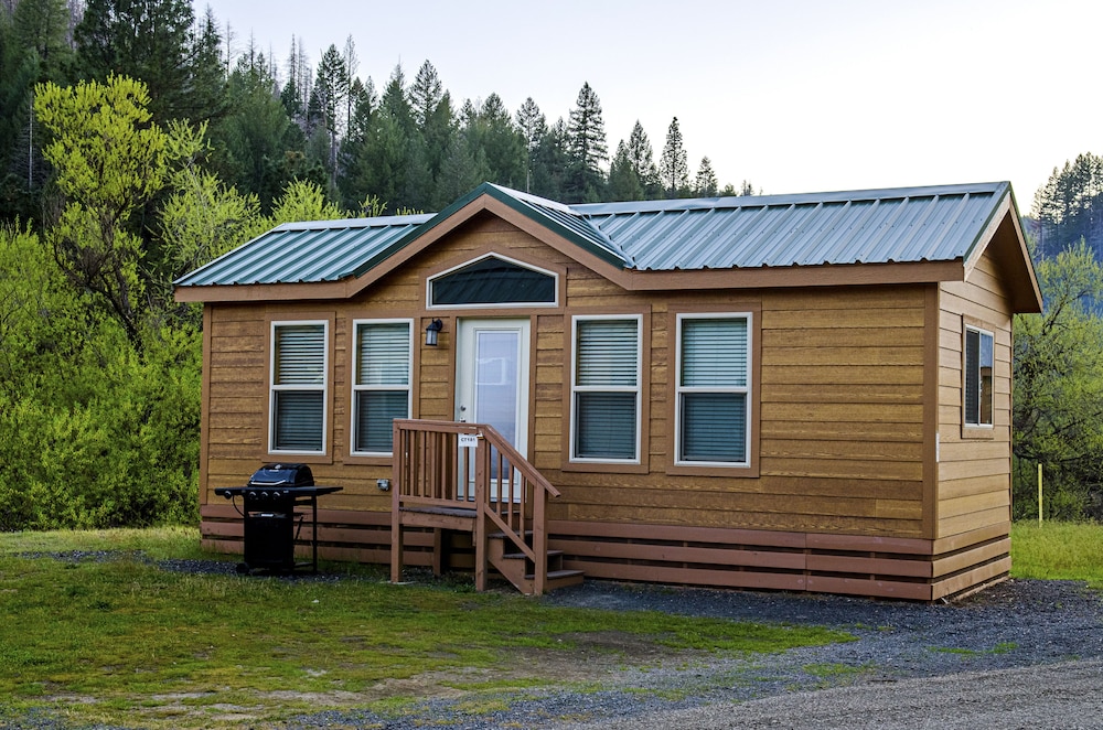 Yosemite Lakes RV Resort - photo 14