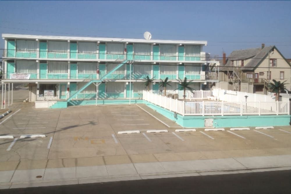 Island Breeze Motel - photo 8