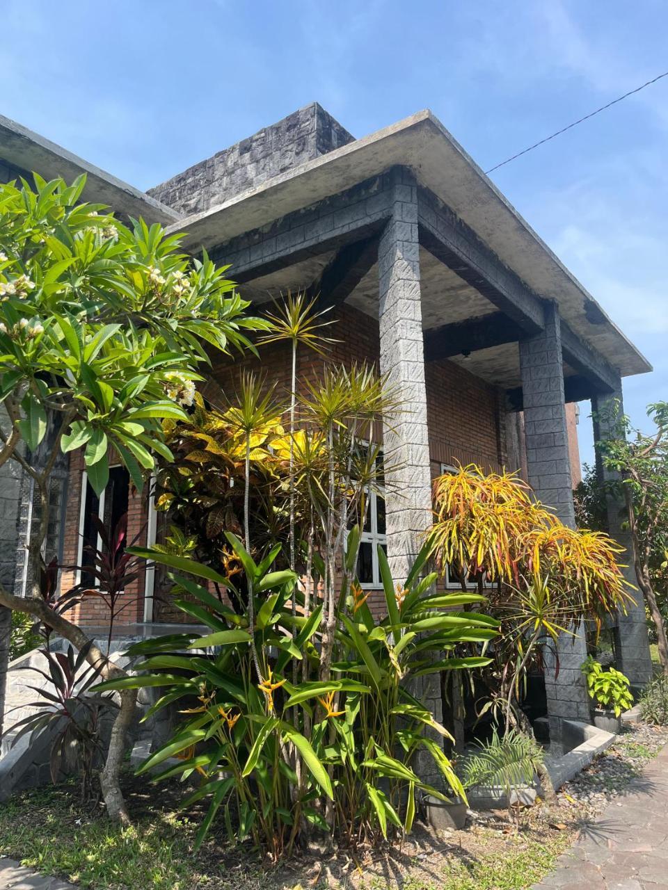 D'Kastil Jogja - carbon neutral hotel in Sewon