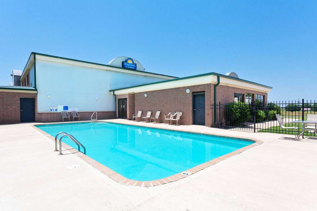 Days Inn & Suites by Wyndham Wynne - photo 6