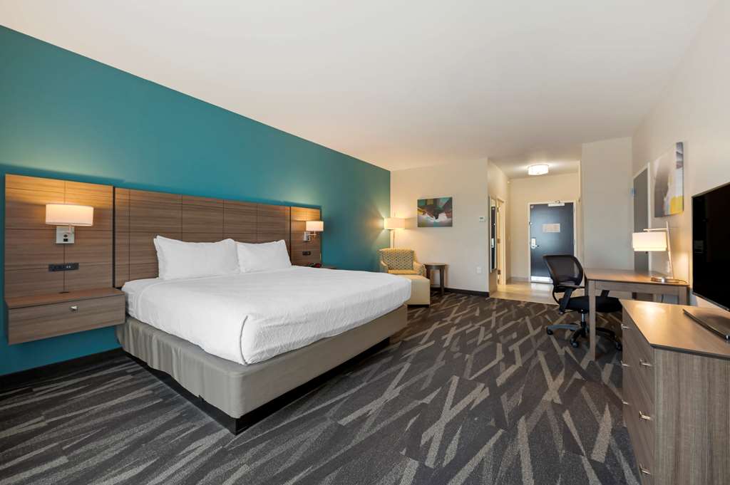 Best Western Plus Centralia Hotel & Suites - photo 13