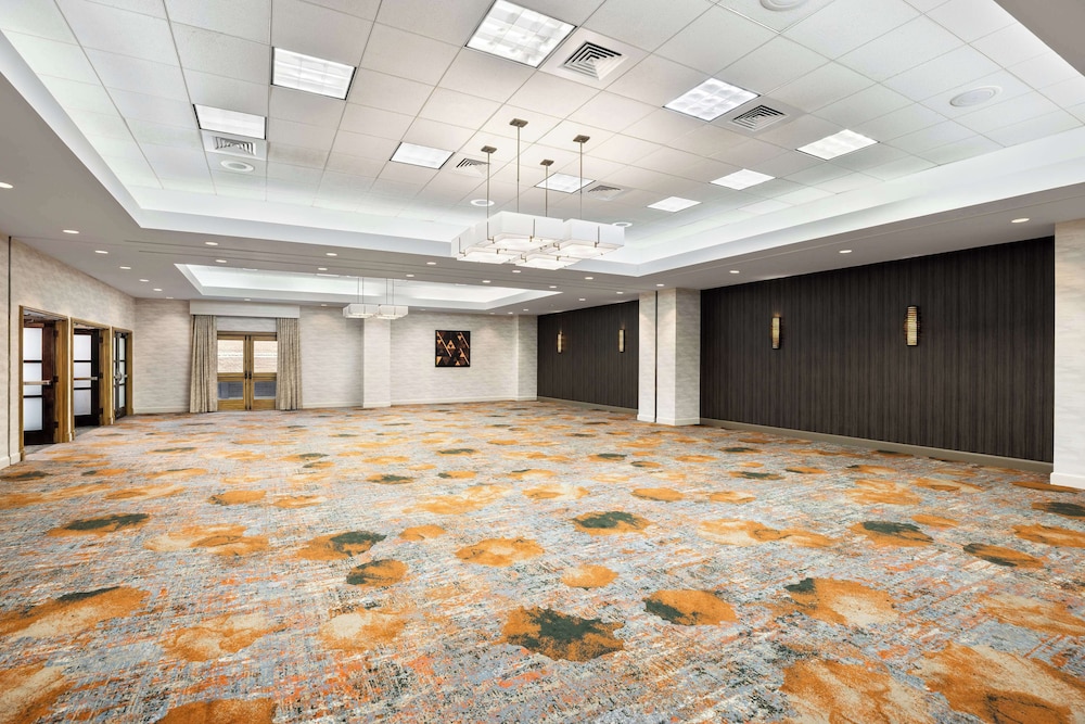 DoubleTree Suites by Hilton Austin Downtown Capitol - photo 49
