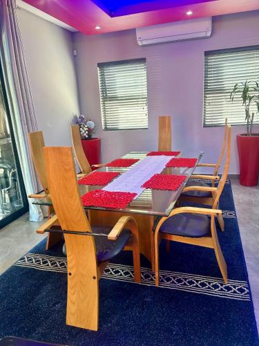 Enclaves Villa