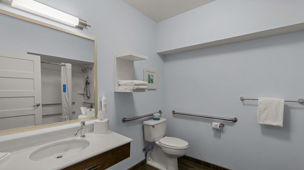 Hampton Inn Bloomington - photo 43