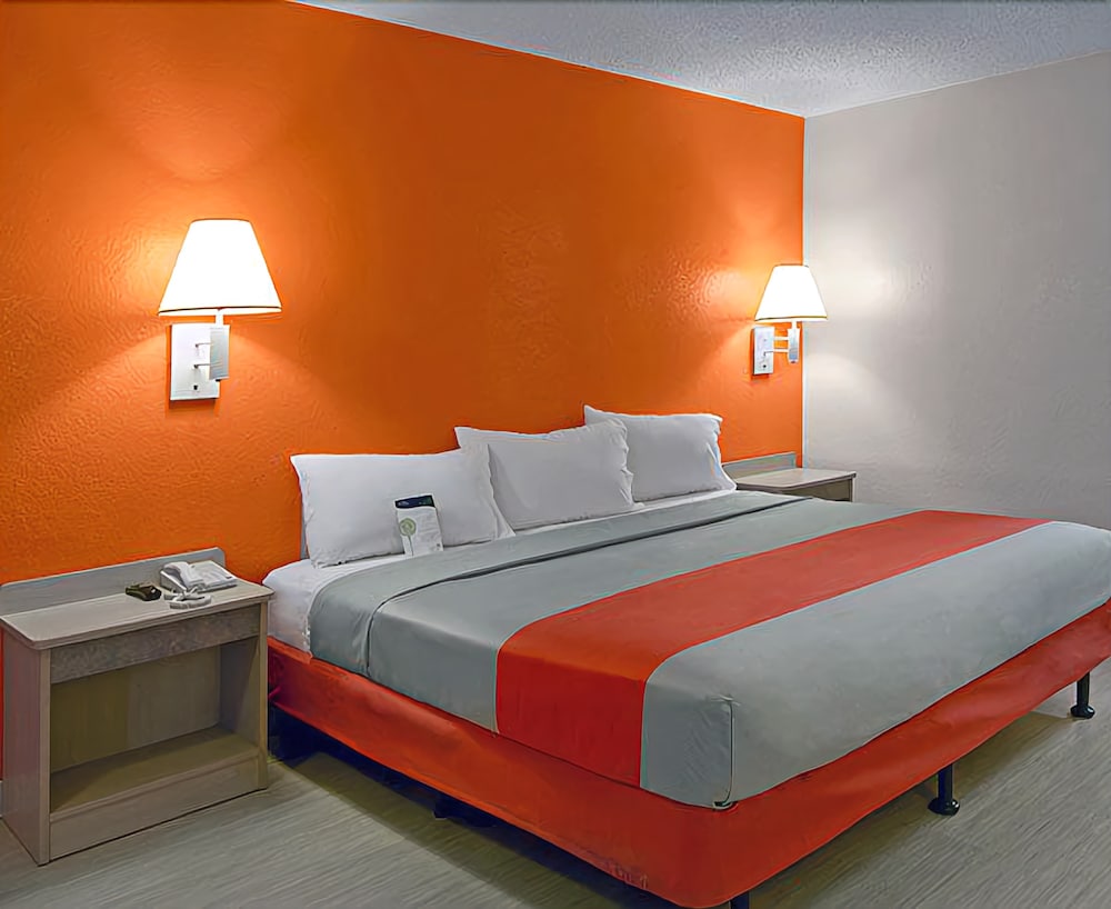 Motel 6 Los Angeles Harbor City - photo 5