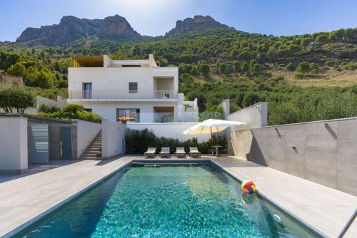 Villa Bizzarria — 4-Star Luxury Hotel in Castellammare Del Golfo, Italy