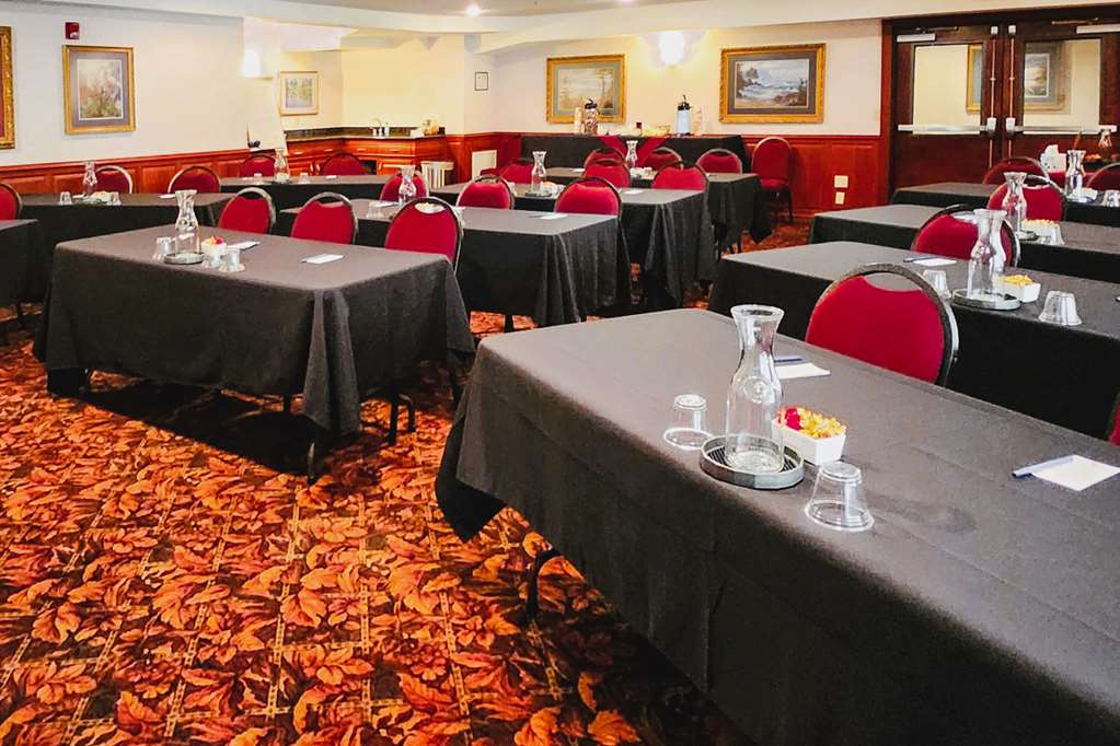 Comfort Suites Corvallis - photo 44