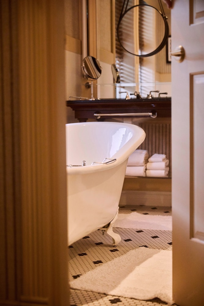 Hotel Jerome Auberge Collection - photo 35