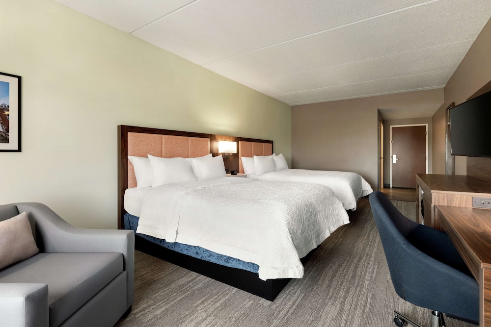 Hampton Inn & Suites Frederick Fort Detrick - photo 11