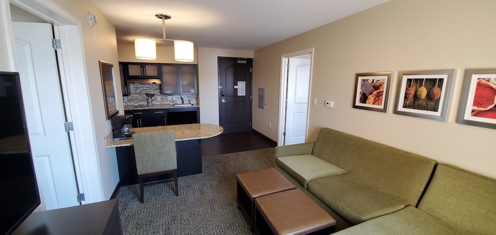 Staybridge Suites Eau Claire Altoona by IHG - photo 22