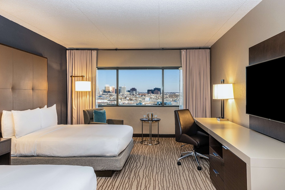 DoubleTree by Hilton Hotel Newark Airport - photo 16